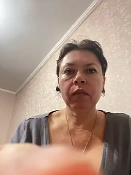 Snapshot of Kiravix chatting on 10/30/25, 06:19 Kiravix online show from 10/30/25, 06:19