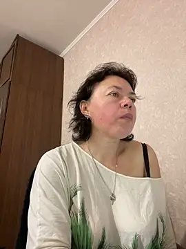 Snapshot of Kiravix chatting on 11/10/25, 08:02 Kiravix online show from 11/10/25, 08:02