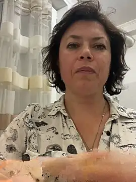 Snapshot of Kiravix chatting on 11/13/25, 07:46 Kiravix online show from 11/13/25, 07:46