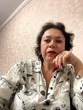 Snapshot of Kiravix chatting on 11/18/25, 06:45 Kiravix online show from 11/18/25, 06:45