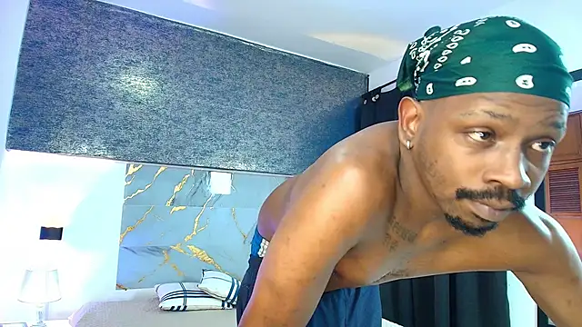 Snapshot of muller_asher chatting on 11/15/25, 11:43 muller asher online show from 11/15/25, 11:43