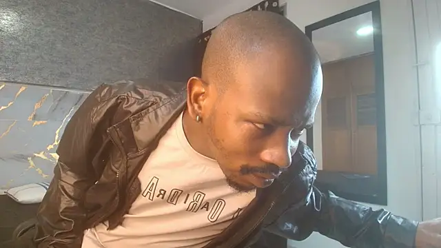 Snapshot of muller_asher chatting on 11/19/25, 04:56 muller asher online show from 11/19/25, 04:56