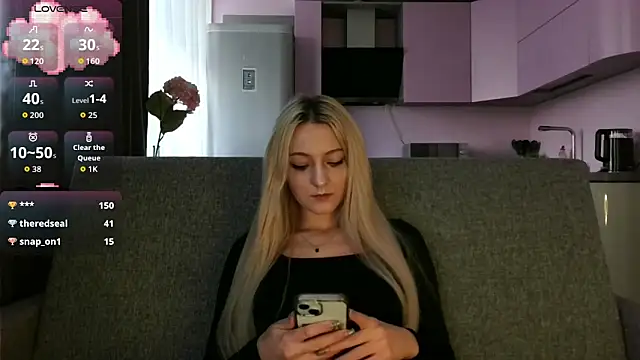 Snapshot of white_liillyy chatting on 09/11/25, 04:07 white liillyy online show from 09/11/25, 04:07