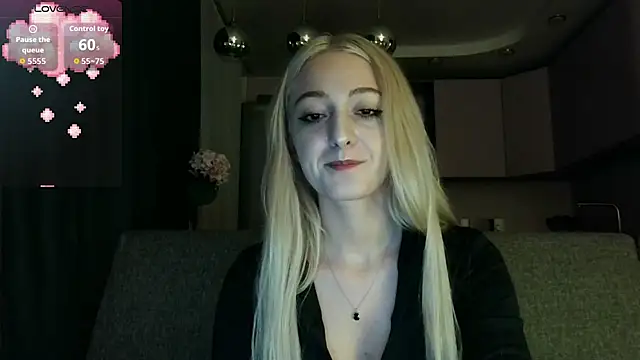 Snapshot of white_liillyy chatting on 09/20/25, 12:00 white liillyy online show from 09/20/25, 12:00