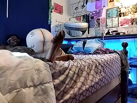 Snapshot of SnowBunny1224 chatting on 09/26/25, 09:46 SnowBunny1224 online show from 09/26/25, 09:46