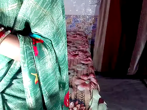 Snapshot of MEGA_JII chatting on 10/29/25, 04:48 MEGA JII online show from 10/29/25, 04:48