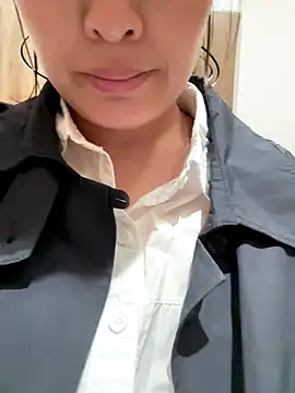 Freda-baby online show from 11/05/25, 01:27