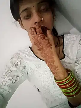 Snapshot of Sexey-Komal chatting on 10/11/25, 03:32 Sexey-Komal online show from 10/11/25, 03:32