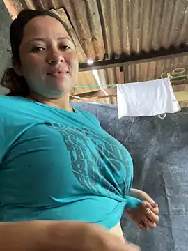 Snapshot of sabrossa chatting on 10/29/25, 04:31 sabrossa online show from 10/29/25, 04:31