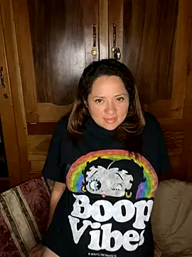 Snapshot of sabrossa chatting on 11/06/25, 03:29 sabrossa online show from 11/06/25, 03:29