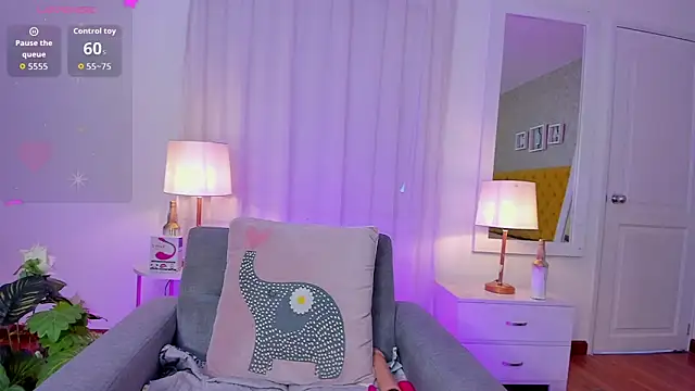 AuroraMiiller online show from 10/07/25, 09:34