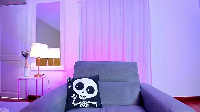 AuroraMiiller online show from 11/08/25, 09:02