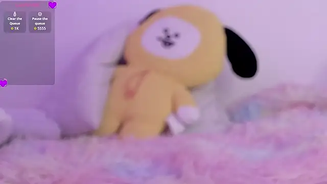 Snapshot of Chloemin chatting on 10/27/25, 08:46 Chloemin online show from 10/27/25, 08:46