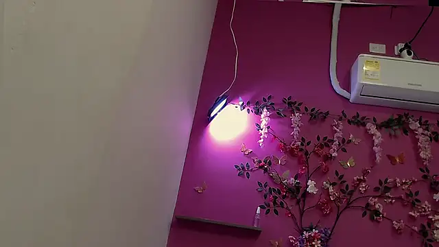 skinnybarbie022 online show from 10/09/25, 01:14