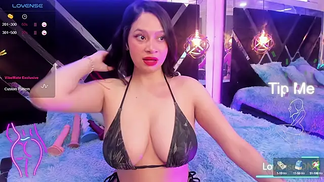 Mia-Baker4 online show from 10/13/25, 12:21