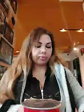 Snapshot of Alisasex@xh chatting on 02/03/25, 01:40 Alisasexxh online show from 02/03/25, 01:40