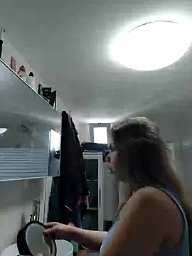 Snapshot of Alisasex@xh chatting on 03/18/25, 05:52 Alisasexxh online show from 03/18/25, 05:52