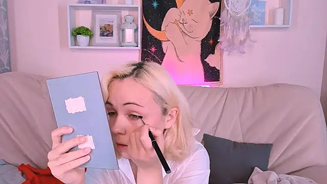 Charlotte Colinss online show from 10/02/25, 03:13