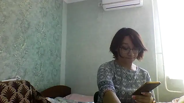 Snapshot of Moon_Janis chatting on 09/24/25, 12:19 Moon Janis online show from 09/24/25, 12:19