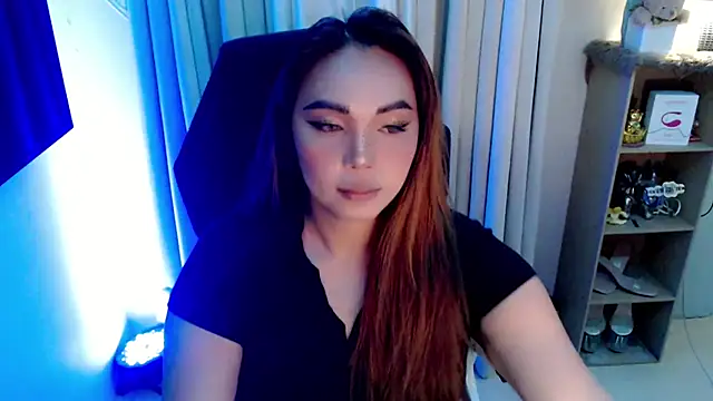 HolLyFaaCKer online show from 09/30/25, 04:23