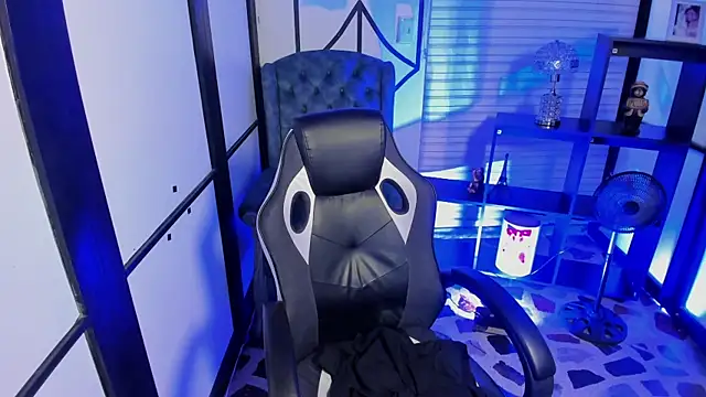 NahomiRichards  online show from 11/05/25, 04:12