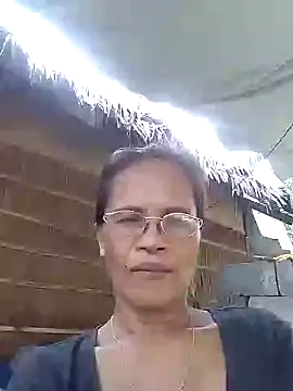 Kristen05 online show from 10/10/25, 12:09