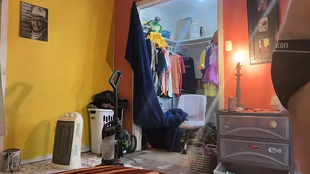 bearcub300 online show from 11/18/25, 05:45