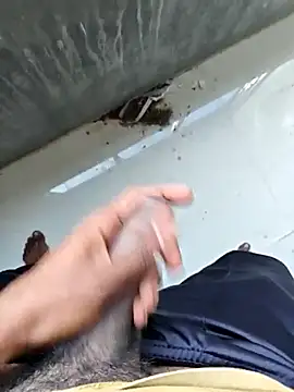 Snapshot of chatboy1432 chatting on 10/13/25, 05:07 chatboy1432 online show from 10/13/25, 05:07