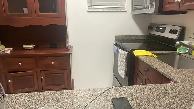 prettyykitty22 online show from 10/28/25, 03:54