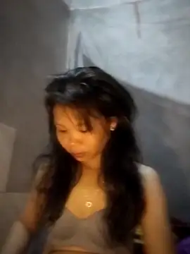 LinhNa999 online show from 10/26/25, 12:11