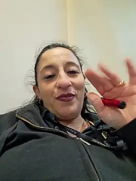 Snapshot of monella821 chatting on 11/24/25, 06:07 monella821 online show from 11/24/25, 06:07