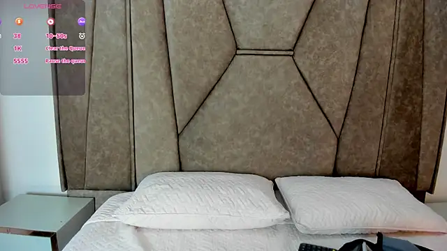 Snapshot of Isabela_Colins chatting on 09/24/25, 11:57 Isabela Colins online show from 09/24/25, 11:57