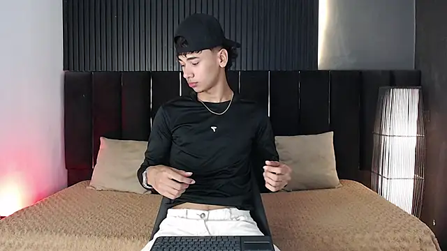 Dominic ghost online show from 09/28/25, 06:57