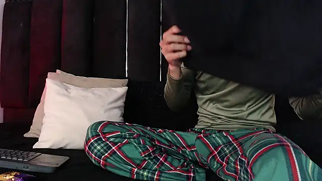 Dominic ghost online show from 11/08/25, 08:40