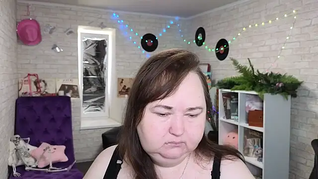 Snapshot of Eloisa_Eliot chatting on 09/16/25, 01:45 Eloisa Eliot online show from 09/16/25, 01:45