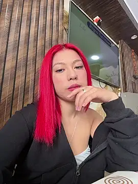 Snapshot of Scarlett_fiire chatting on 10/28/25, 03:04 Scarlett fiire online show from 10/28/25, 03:04