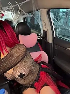 Snapshot of Scarlett_fiire chatting on 10/31/25, 05:03 Scarlett fiire online show from 10/31/25, 05:03