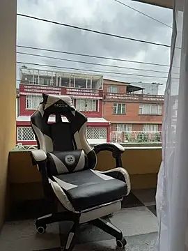 Snapshot of Scarlett_fiire chatting on 11/13/25, 04:06 Scarlett fiire online show from 11/13/25, 04:06