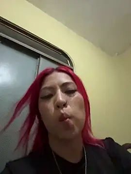 Snapshot of Scarlett_fiire chatting on 11/18/25, 04:28 Scarlett fiire online show from 11/18/25, 04:28