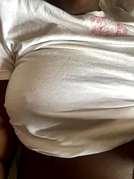 Snapshot of bybey18 chatting on 10/17/25, 01:25 bybey18 online show from 10/17/25, 01:25