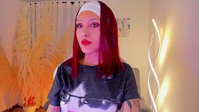 Snapshot of cuteezoe chatting on 11/12/25, 04:35 cuteezoe online show from 11/12/25, 04:35