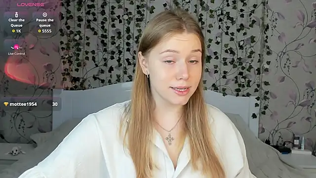  influensii  online show from 11/06/25, 05:30