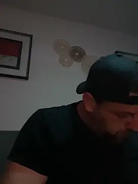 Snapshot of madmiki chatting on 11/14/25, 12:09 madmiki online show from 11/14/25, 12:09