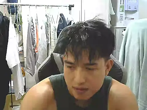 Snapshot of hunterXhan chatting on 09/19/25, 08:49 hunterXhan online show from 09/19/25, 08:49