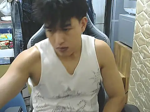 Snapshot of hunterXhan chatting on 10/08/25, 07:06 hunterXhan online show from 10/08/25, 07:06