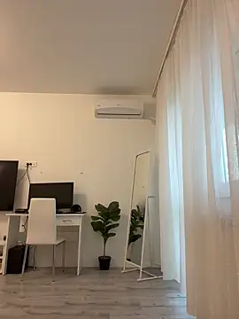 Sandra Jo online show from 09/26/25, 05:44