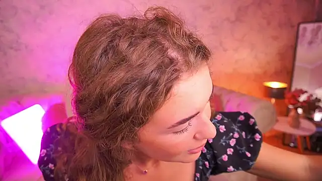 Snapshot of CurlyCandyXX chatting on 10/11/25, 01:53 CurlyCandyXX online show from 10/11/25, 01:53