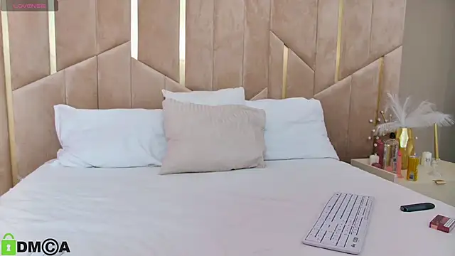 Snapshot of RubyVibe_ chatting on 10/11/25, 03:39 RubyVibe online show from 10/11/25, 03:39