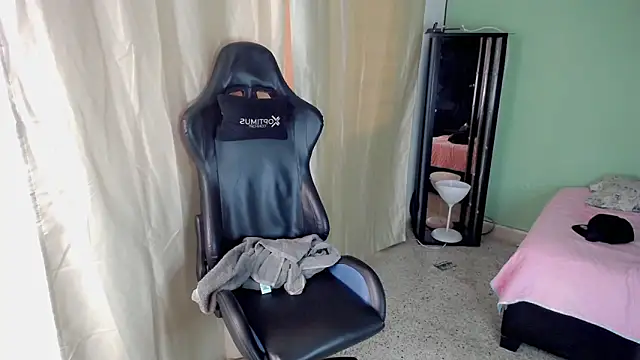 Stein  online show from 10/18/25, 01:45