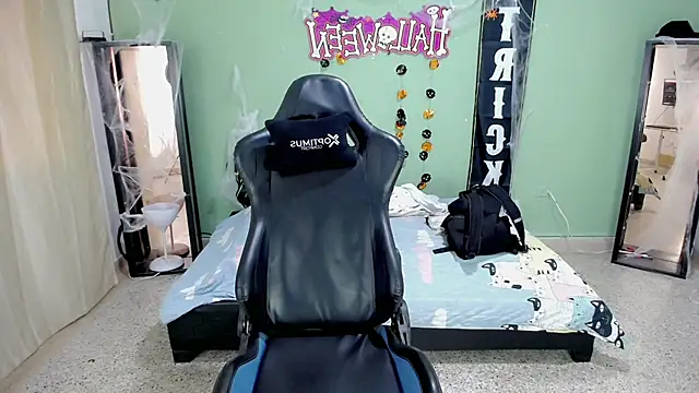 Stein  online show from 10/28/25, 01:03